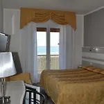 Szálloda Righetto Fronte Mare 3*