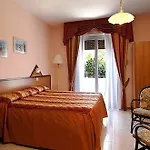 Szálloda Righetto Fronte Mare 3*
