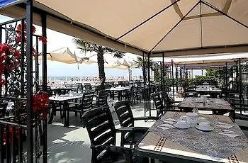 Righetto Fronte Mare كافالّينو