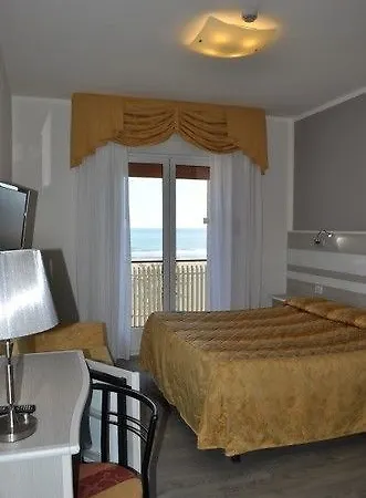 酒店 Righetto Fronte Mare 3*