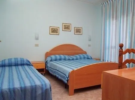 מלון Righetto Fronte Mare 3*