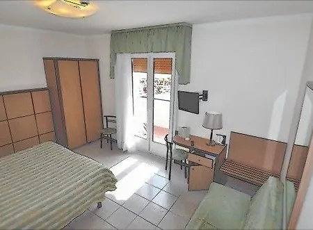 فندق Righetto Fronte Mare 3*