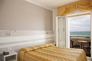 Righetto Fronte Mare Hotell