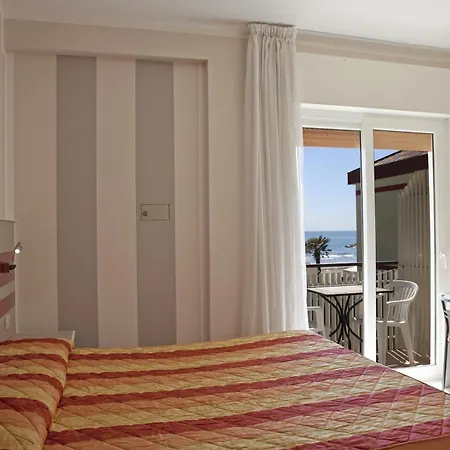 Righetto Fronte Mare 호텔 3*